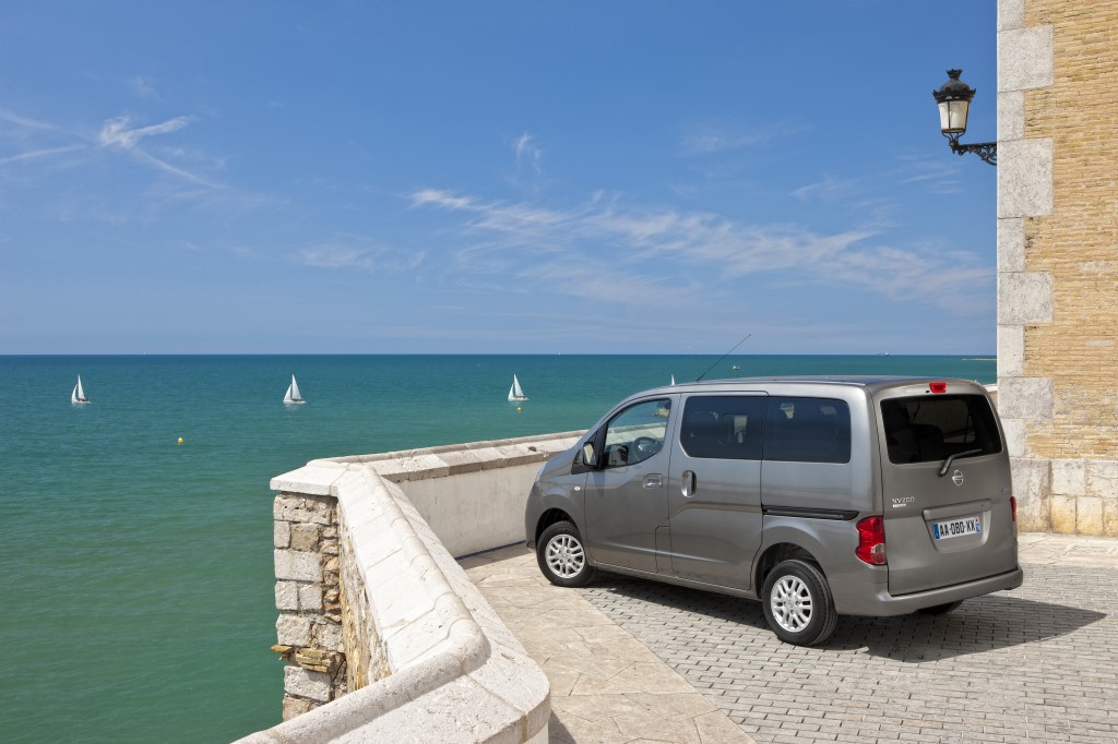 Nissan evalia summer edition